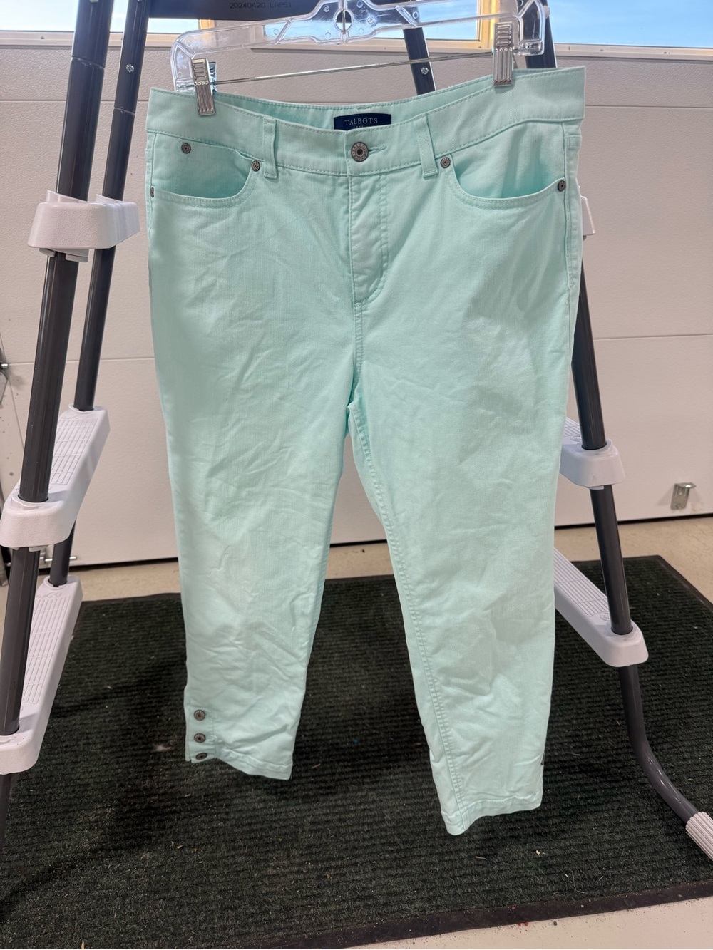 Talbots Simply Flattering 5-Pocket light turquoise Cropped Jeans